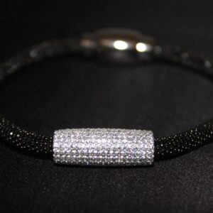 Midnight Spark - Elegant Silverarmband med Svart Mesh & Kristallcylinder – 925 Sterling Silver