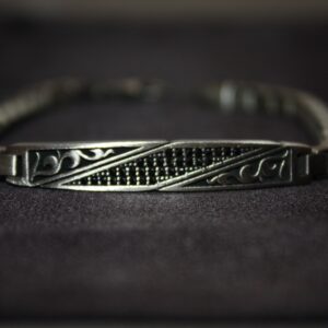 Obsidian Edge – Maskulint Armband i Oxiderat Silver (22,8g)