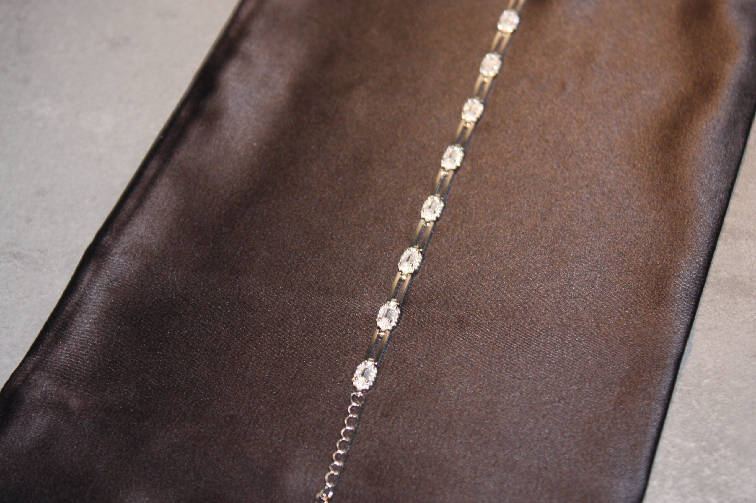 Aurora – Elegant Silverarmband med Rektangulära Glittrande Stenar – 8,18g - Bild 5