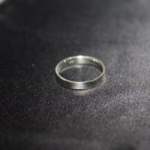 Elegant ring i äkta 925 silver – Tidlös design för varje tillfälle