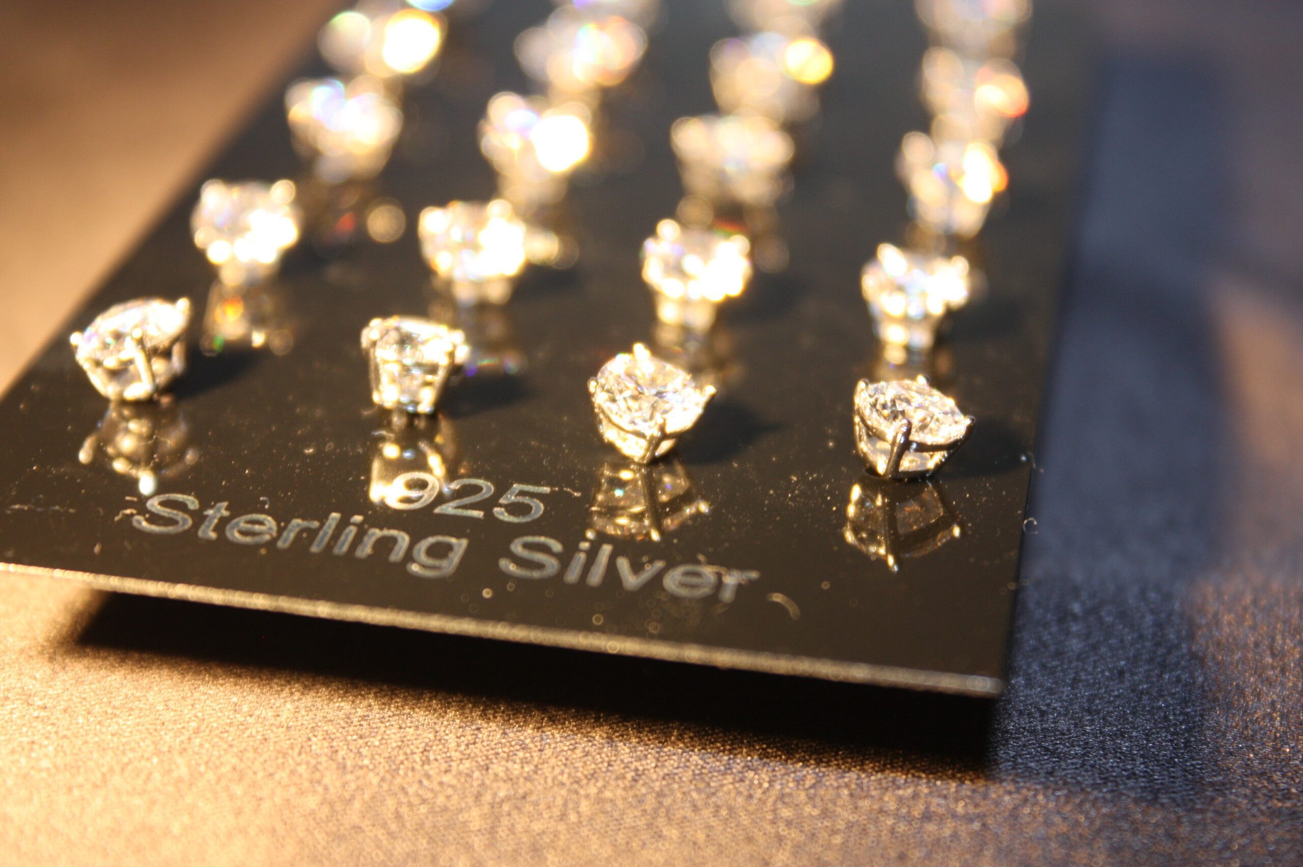 Elegant gnistrande örhänge i 925 silver – säljs styckvis - Bild 7
